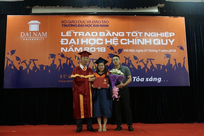 Đại học Đại Nam tổ chức Lễ Bế giảng và trao bằng tốt nghiệp cho sinh viên khóa 7,8 (Hình 10).