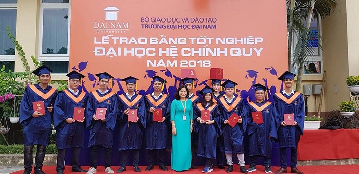 Đại học Đại Nam tổ chức Lễ Bế giảng và trao bằng tốt nghiệp cho sinh viên khóa 7,8 (Hình 11).