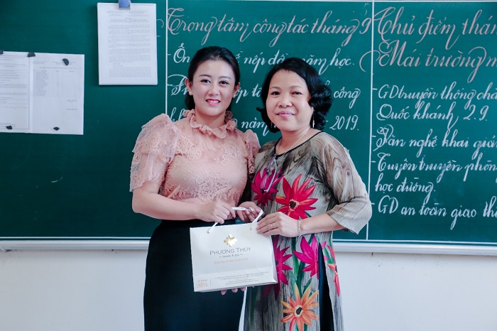 Truyền thông - Ấm áp chương trình “Trung Thu Yêu Thương” tại ngôi trường mang tên “Hy Vọng”