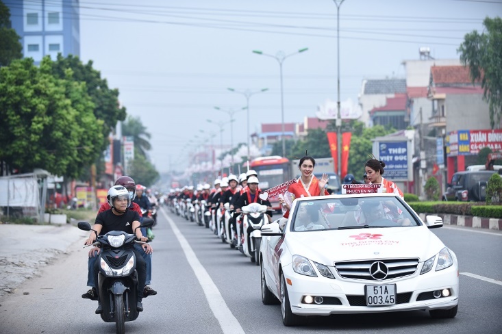 Truyền thông - Mãn nhãn với đoàn xe sang khuấy đảo TP. Phúc Yên