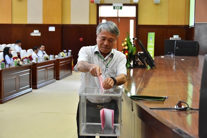 Truyền thông - Ông Nguyễn Tiến Vinh được bầu làm Chủ tịch HĐQT, ông Lê Cự Tân làm Tổng giám đốc PVFCCo (Hình 3).