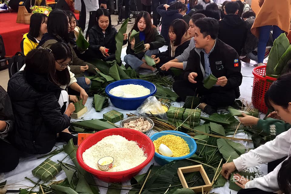 Truyền thông - “Tấm bánh nghĩa tình” mùa 8: Sinh viên ĐH Đại Nam hoàn thiện nhân cách từ những hoạt động thiện nguyện (Hình 7).