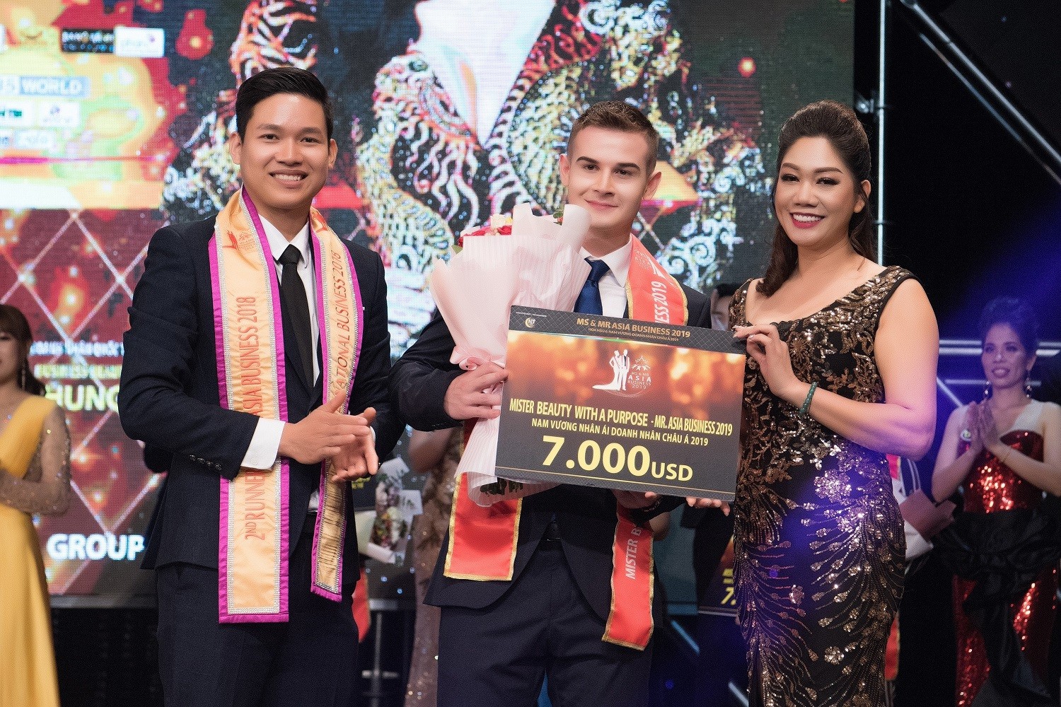 Cần biết - Eduard Ivanov xuất sắc đăng quang ngôi vị cao nhất tại Ms & Mr Asia Business 2019