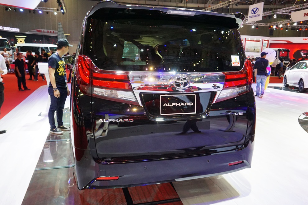 Xe++ - Toyota Alphard giá 3,5 tỷ thực sự có hấp dẫn như tin đồn? (Hình 5).