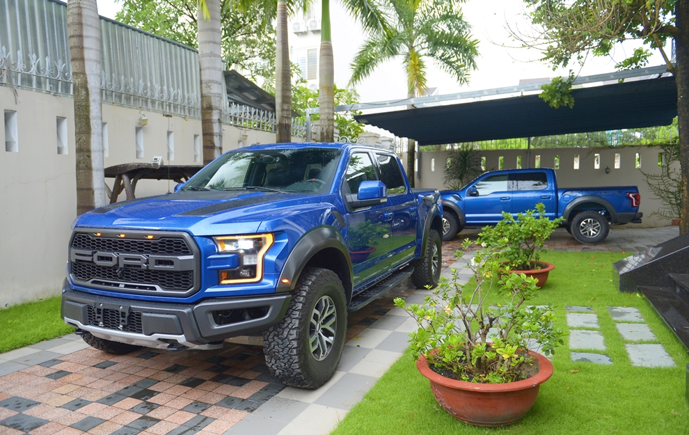 Xe++ - Bộ đôi hàng khủng Ford F-150 Raptor giá 4,5 tỷ đổ bộ TP.HCM (Hình 2).