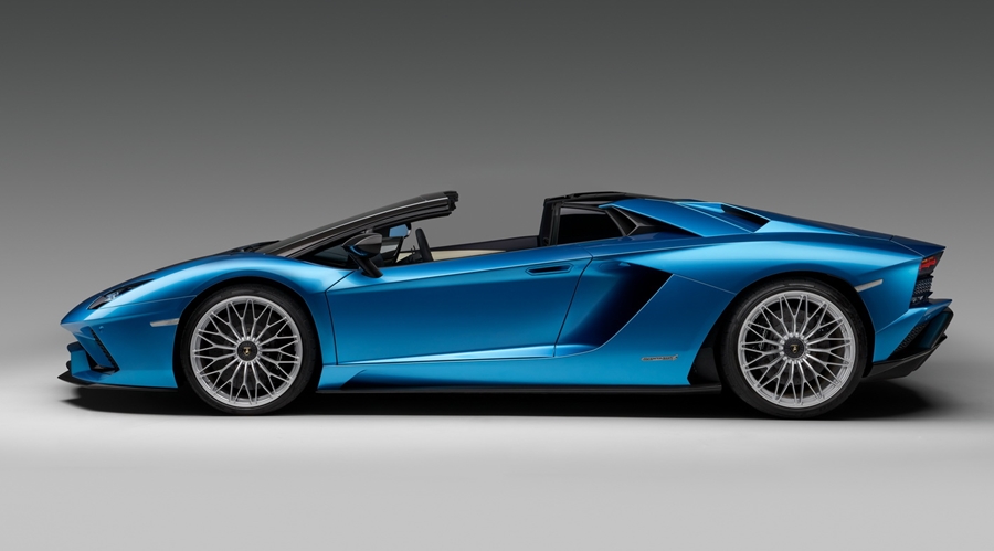 Xe++ - “Bò tót” mui trần Lamborghini Aventador S Roadster có giá từ 8,5 tỷ đồng (Hình 4).