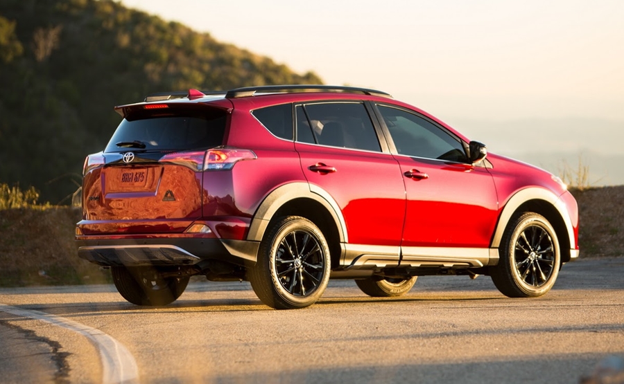 Xe++ - Giá 650 triệu, Toyota RAV4 Adventure trang bị những gì? (Hình 2).