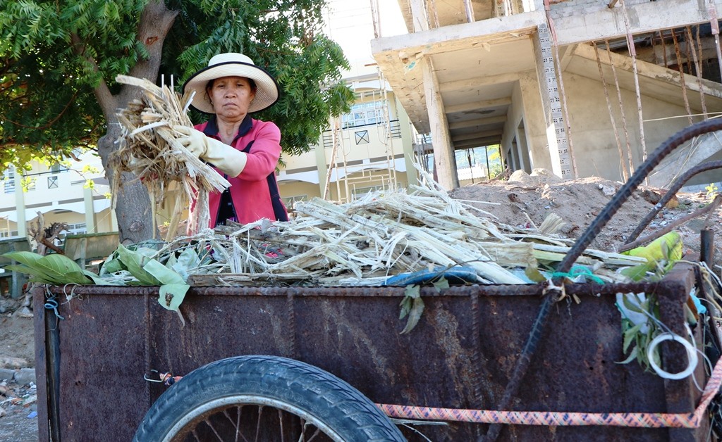 Dân sinh - Tâm sự cảm động của người phụ nữ hơn 15 năm tình nguyện nhặt rác ở Vịnh Vĩnh Hy (Hình 6).