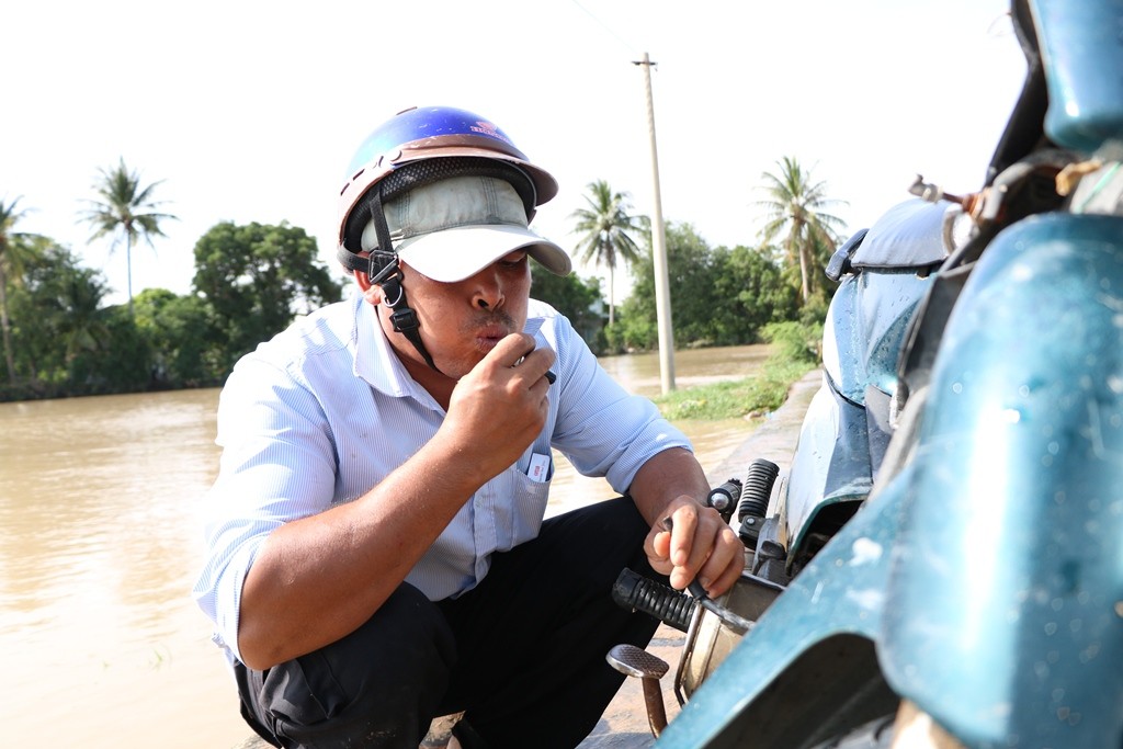 Tin nhanh - Ninh Thuận: Người dân vật vã vì áp thấp nhiệt đới sau cơn bão số 8 (Hình 5).