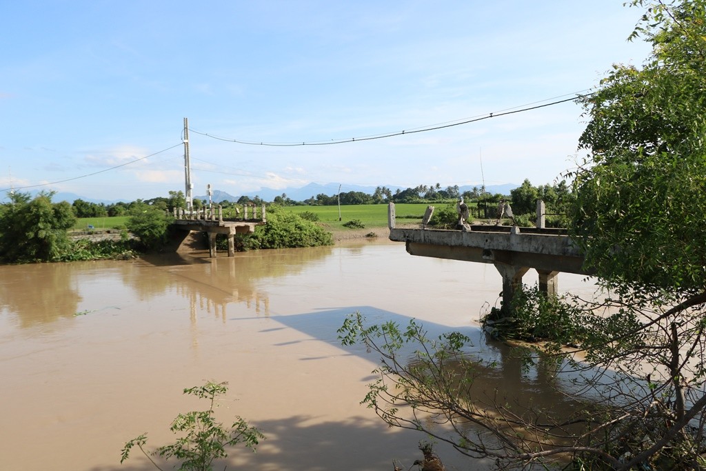 Tin nhanh - Ninh Thuận: Người dân vật vã vì áp thấp nhiệt đới sau cơn bão số 8 (Hình 10).