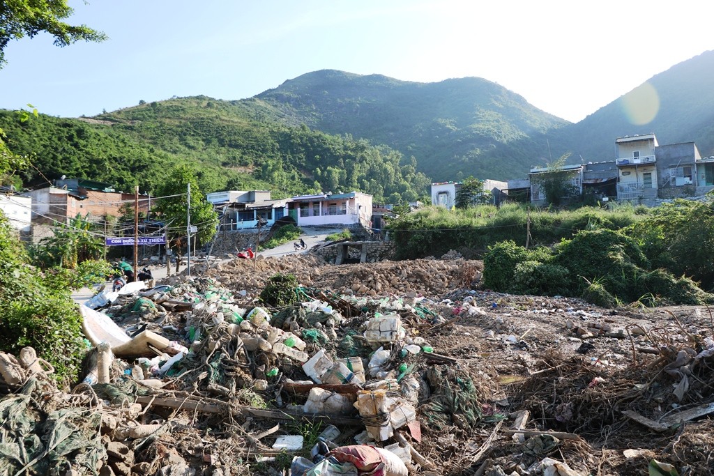 Tin nhanh - Ám ảnh kinh hoàng và nỗ lực hồi sinh từ tay trắng ở vùng rốn lũ  (Hình 3).