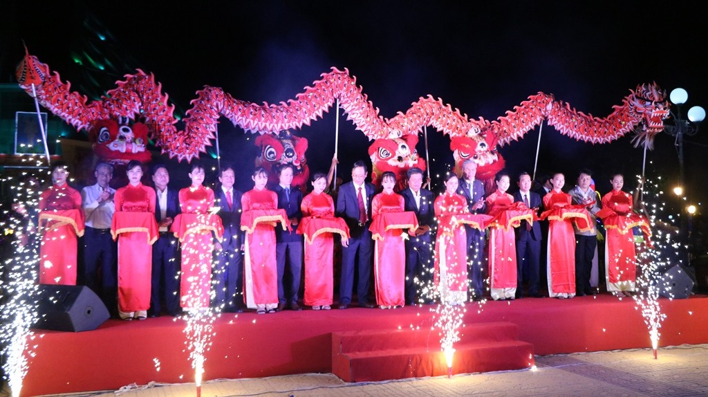 Văn hoá - Ninh Thuận: Năng lượng điện gió, điện mặt trời điểm nhấn Vườn hoa Xuân Kỷ Hợi 2019