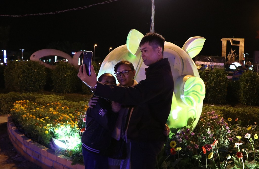 Văn hoá - Ninh Thuận: Năng lượng điện gió, điện mặt trời điểm nhấn Vườn hoa Xuân Kỷ Hợi 2019 (Hình 12).