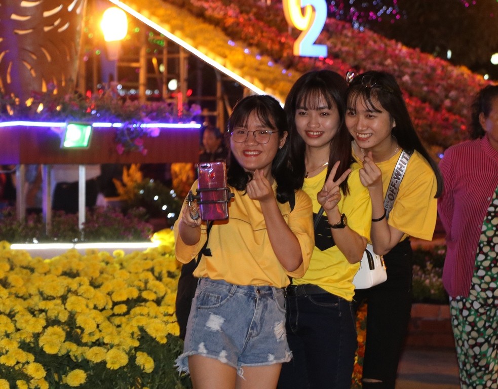 Văn hoá - Ninh Thuận: Năng lượng điện gió, điện mặt trời điểm nhấn Vườn hoa Xuân Kỷ Hợi 2019 (Hình 13).