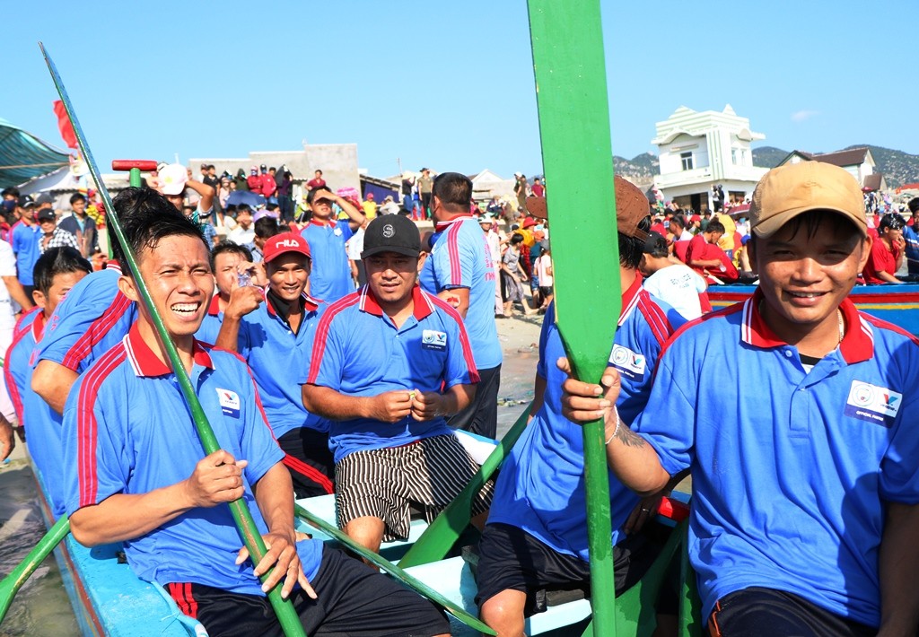 Văn hoá - Ninh Thuận: Sôi nổi lễ hội đua thuyền rồng mừng Xuân Kỷ Hợi 2019 (Hình 17).