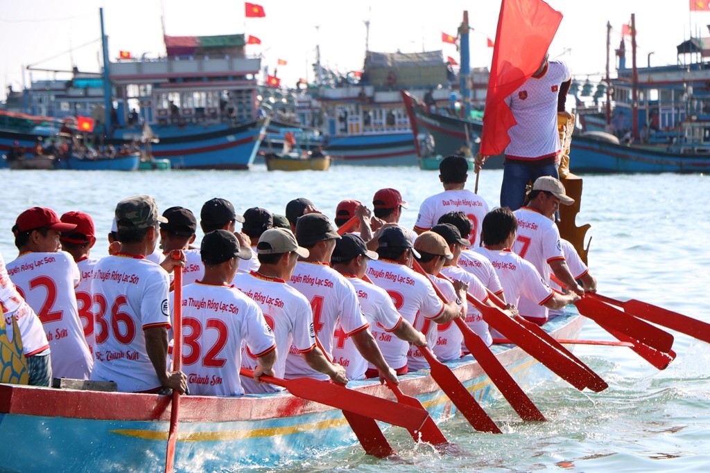 Văn hoá - Ninh Thuận: Sôi nổi lễ hội đua thuyền rồng mừng Xuân Kỷ Hợi 2019 (Hình 6).