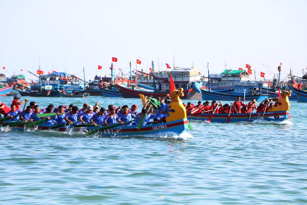 Văn hoá - Ninh Thuận: Sôi nổi lễ hội đua thuyền rồng mừng Xuân Kỷ Hợi 2019 (Hình 13).