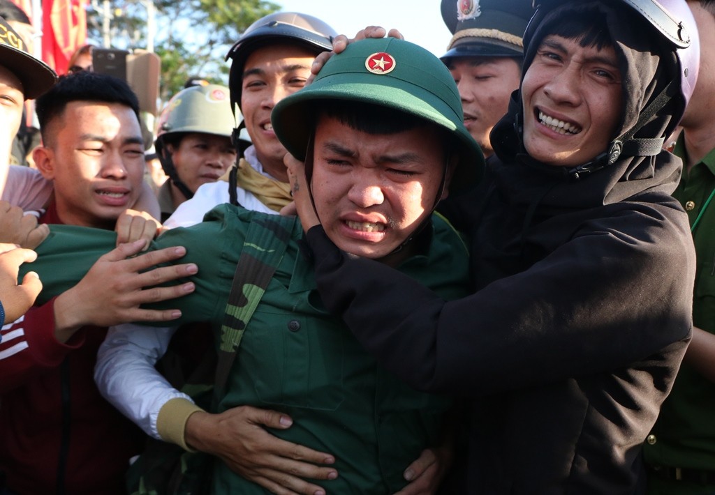 Tin nhanh - Ngày nhập ngũ: Cận cảnh cảm xúc kẻ ở người đi (Hình 5).