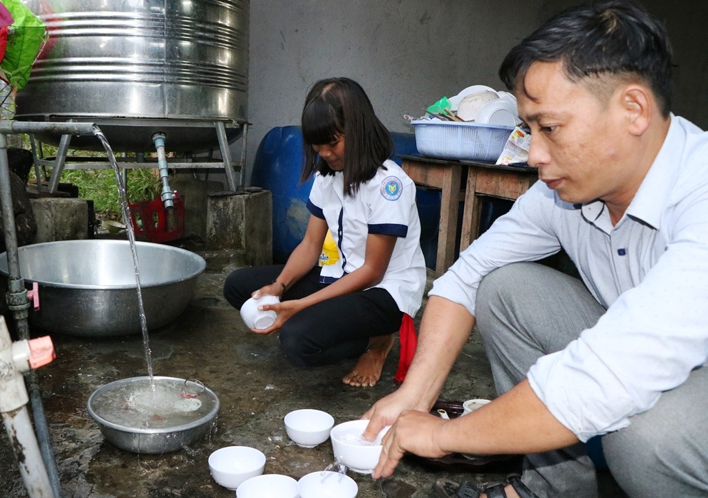 Giáo dục - Chuyện ghi ở ngôi trường học sinh đang nghe giảng bỗng bỏ chạy khi thấy đoàn thanh tra (Hình 6).