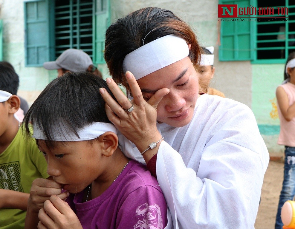 Dân sinh - Ninh Thuận: Làng biển se thắt nỗi đau bốn ngư dân tử nạn và một đang mất tích trên biển (Hình 4).