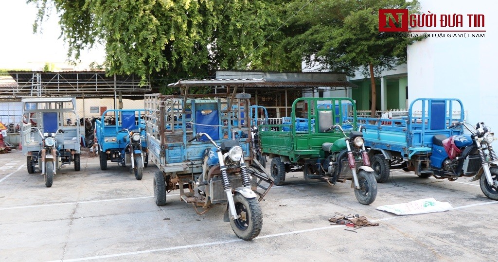 Tin nhanh - Cận cảnh hàng trăm xe gắn máy, ba gác máy tự chế bị Công an Ninh Thuận tiêu hủy