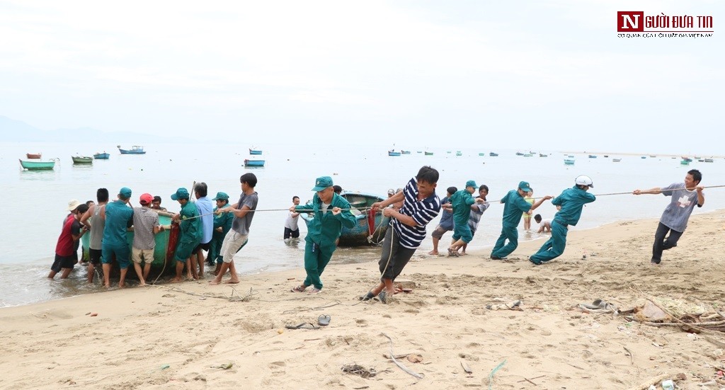 Tin nhanh - Chùm ảnh: Ninh Thuận chuẩn bị 'đón' bão số 5 đổ bộ (Hình 13).