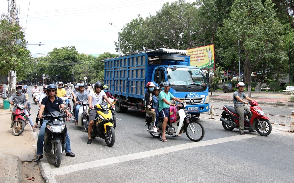 Tin nhanh - Chùm ảnh: Ninh Thuận trở lại nhịp sống thường ngày sau bão số 5 (Hình 6).