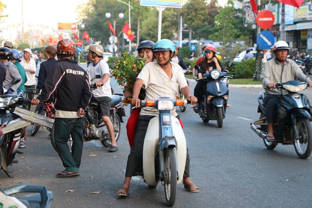 Tin nhanh - Chùm ảnh: Sắc xuân về rực rỡ khắp phố phường Ninh Thuận (Hình 11).