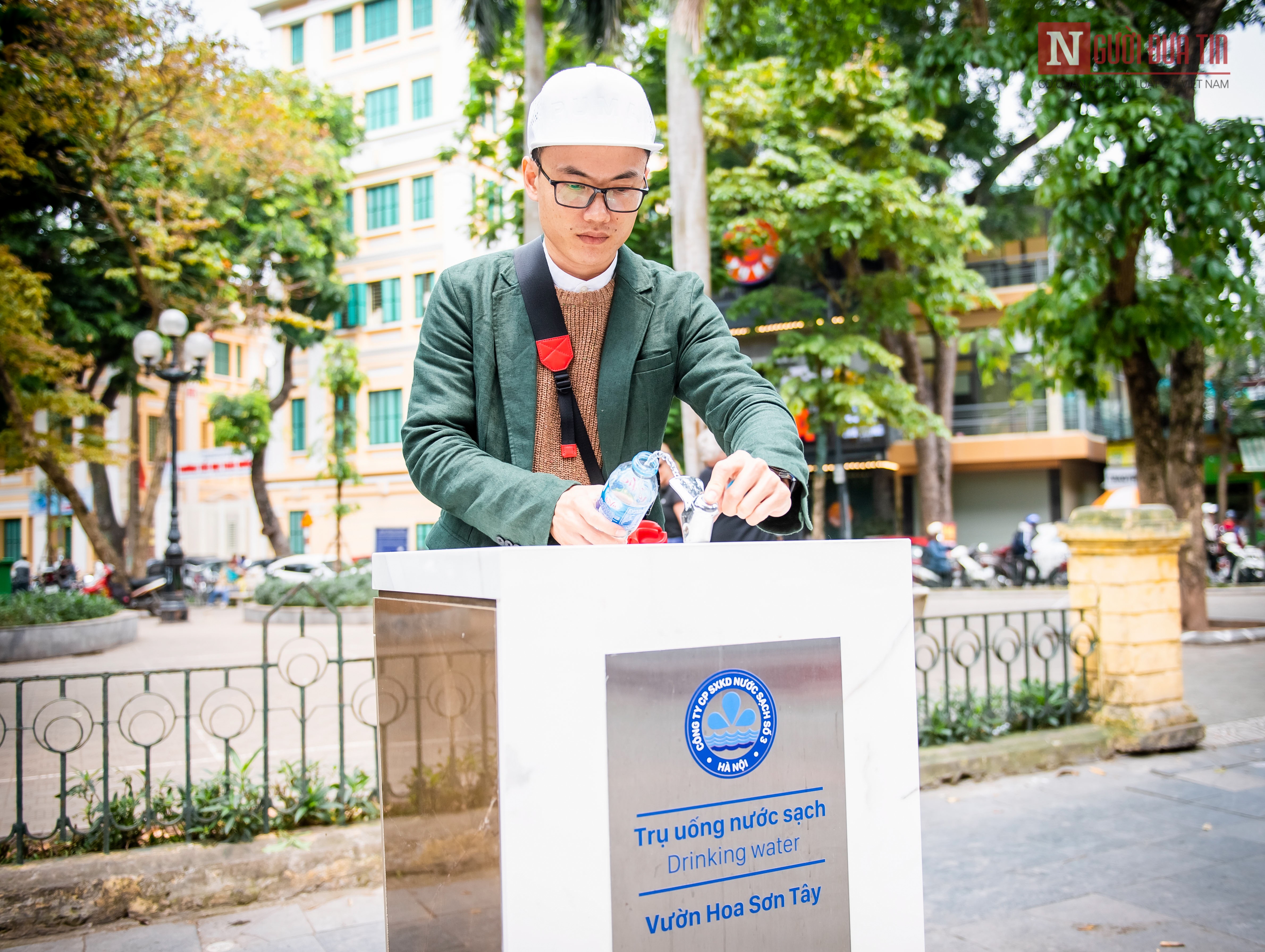 Tin nhanh - Cận cảnh những trụ nước uống tại vòi đầu tiên trên đường phố Hà Nội (Hình 4).