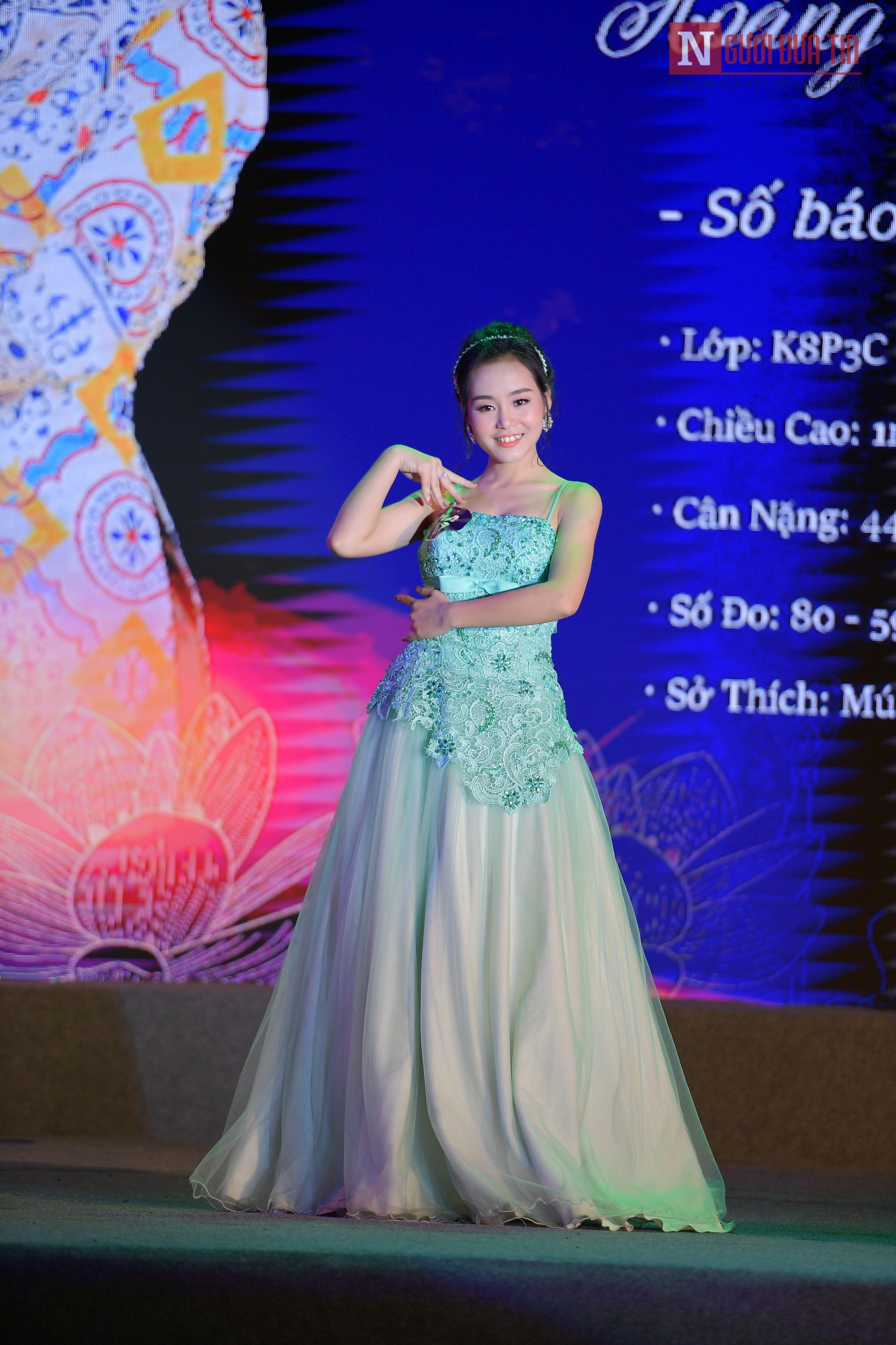 Sự kiện - Mỹ Linh vai trần gợi cảm tỏa sáng cùng top 15 Miss Cao Đẳng Y Dược Asean (Hình 7).