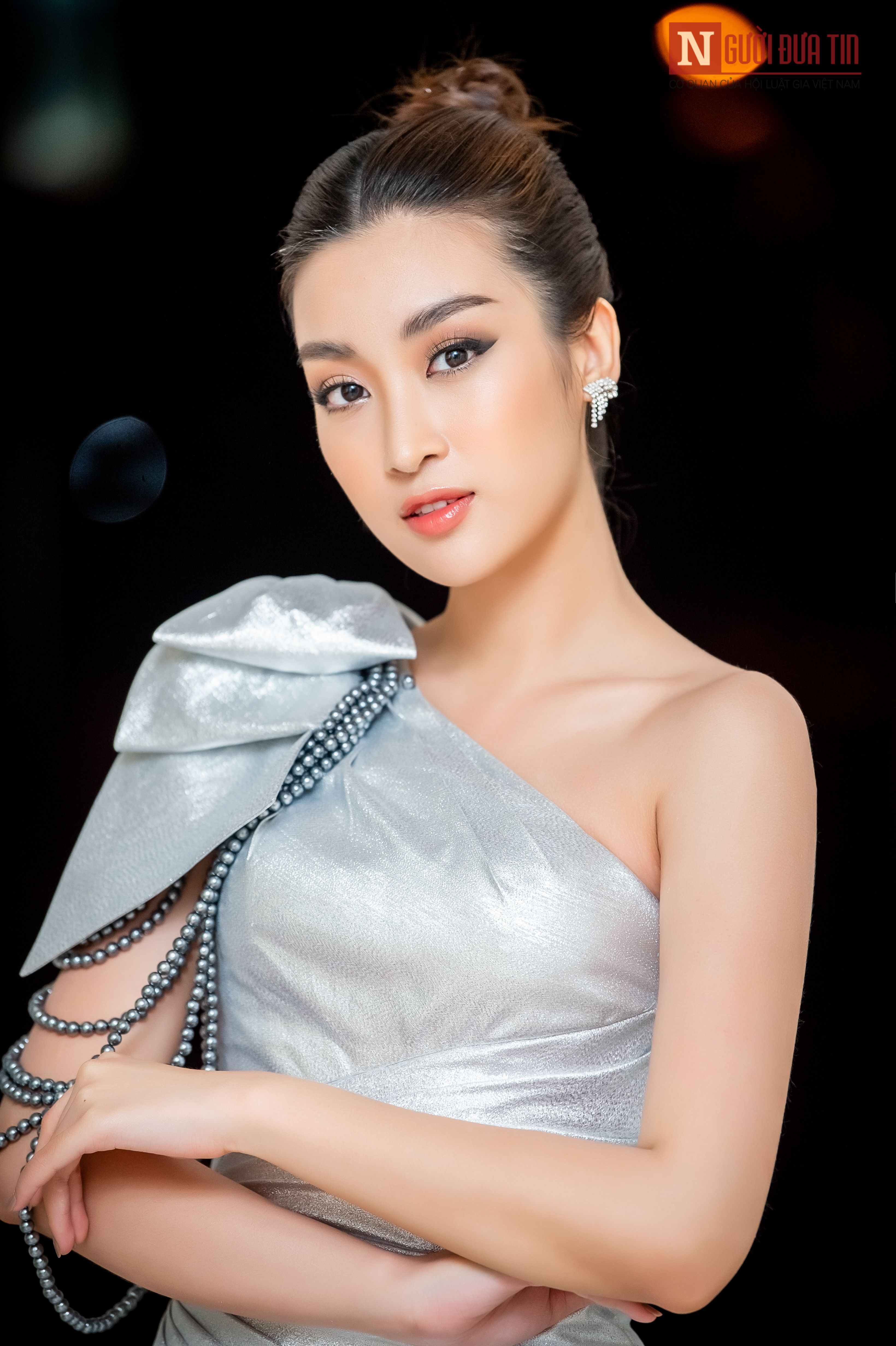 Sự kiện - Mỹ Linh vai trần gợi cảm tỏa sáng cùng top 15 Miss Cao Đẳng Y Dược Asean (Hình 2).