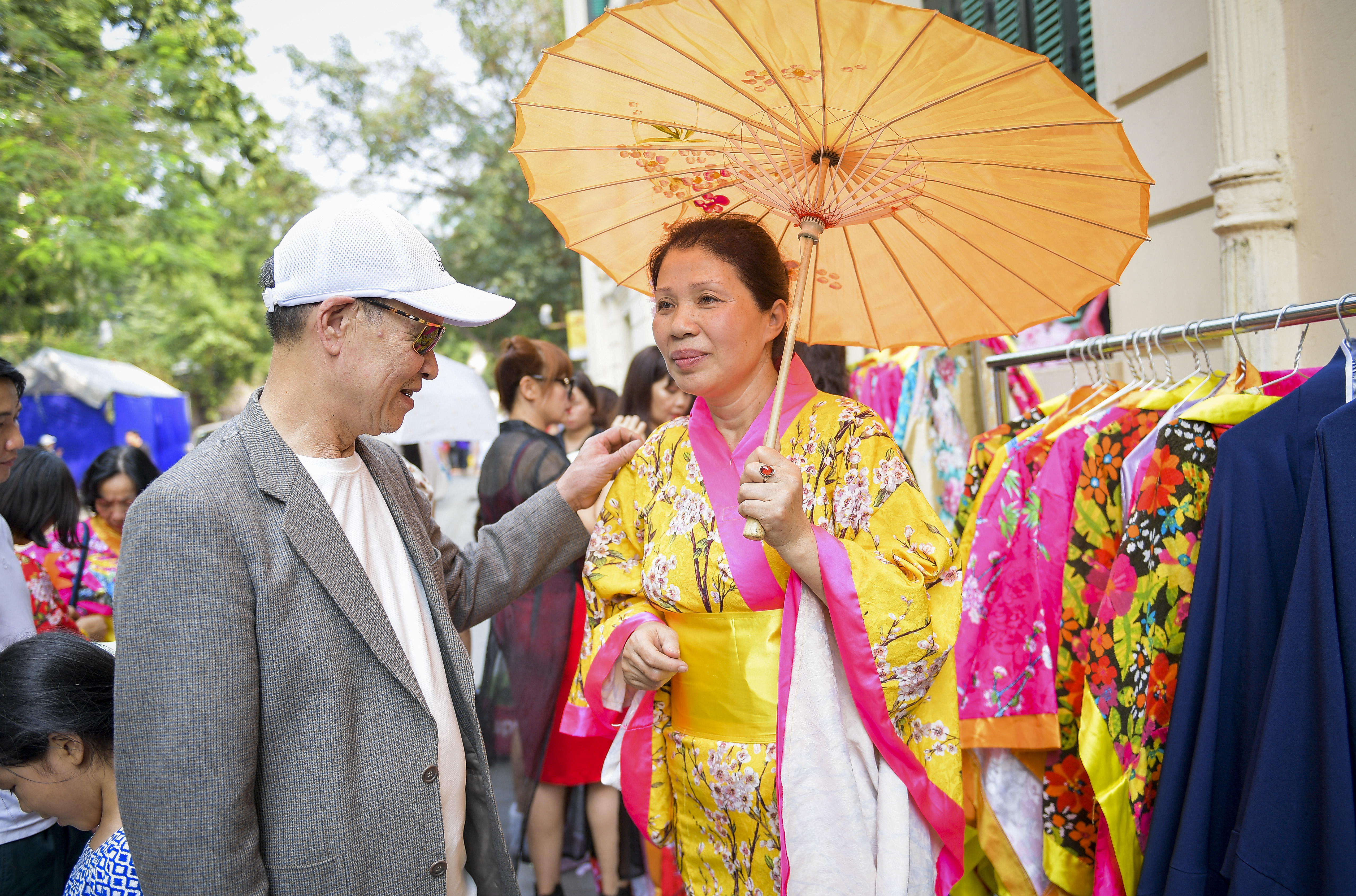 Văn hoá - Dòng người hào hứng tham gia Lễ hội hoa anh đào 2019 (Hình 6).