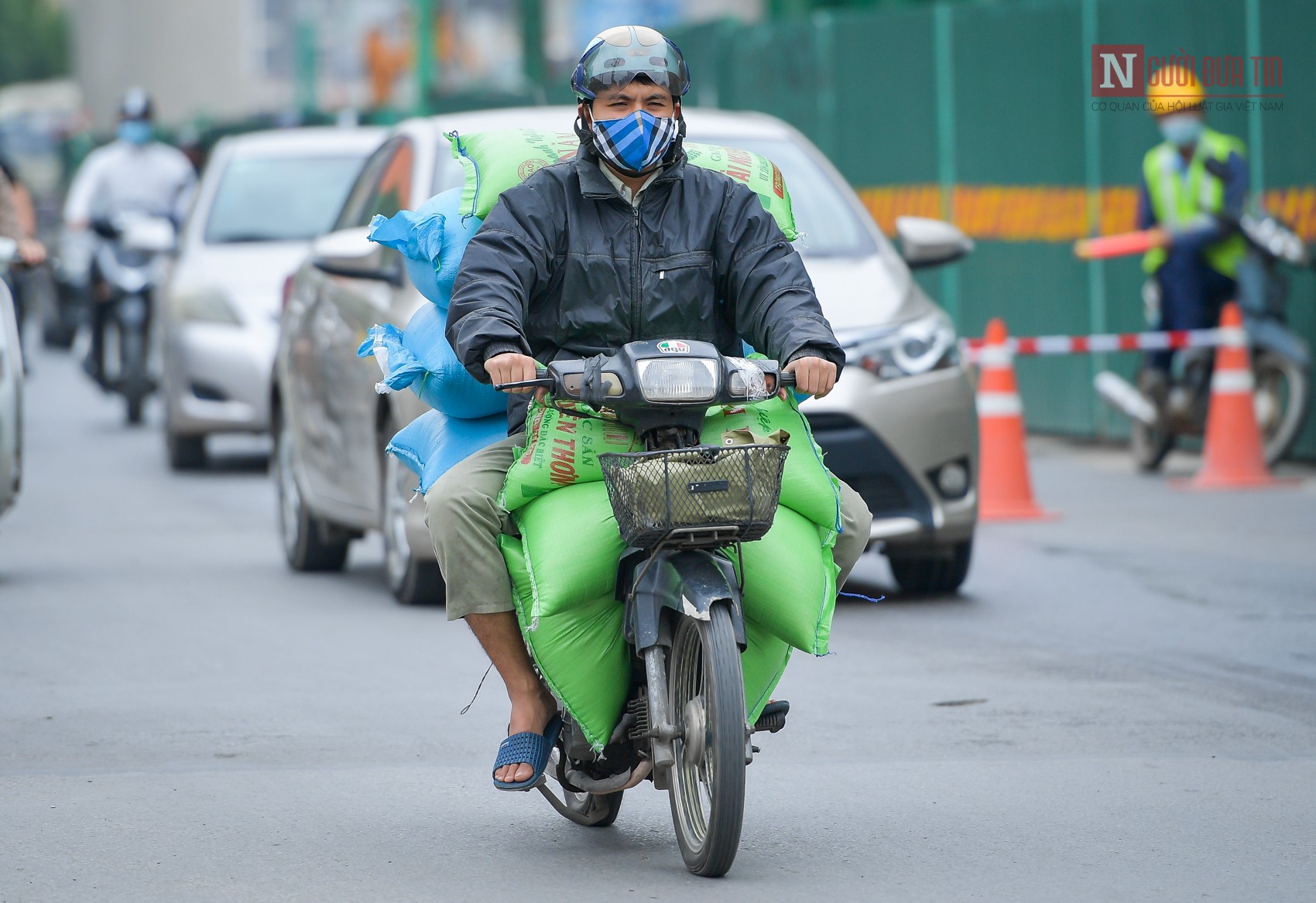 Dân sinh - Chùm ảnh chứng minh Hà Nội có thể biến mùa hạ thành mùa đông (Hình 13).