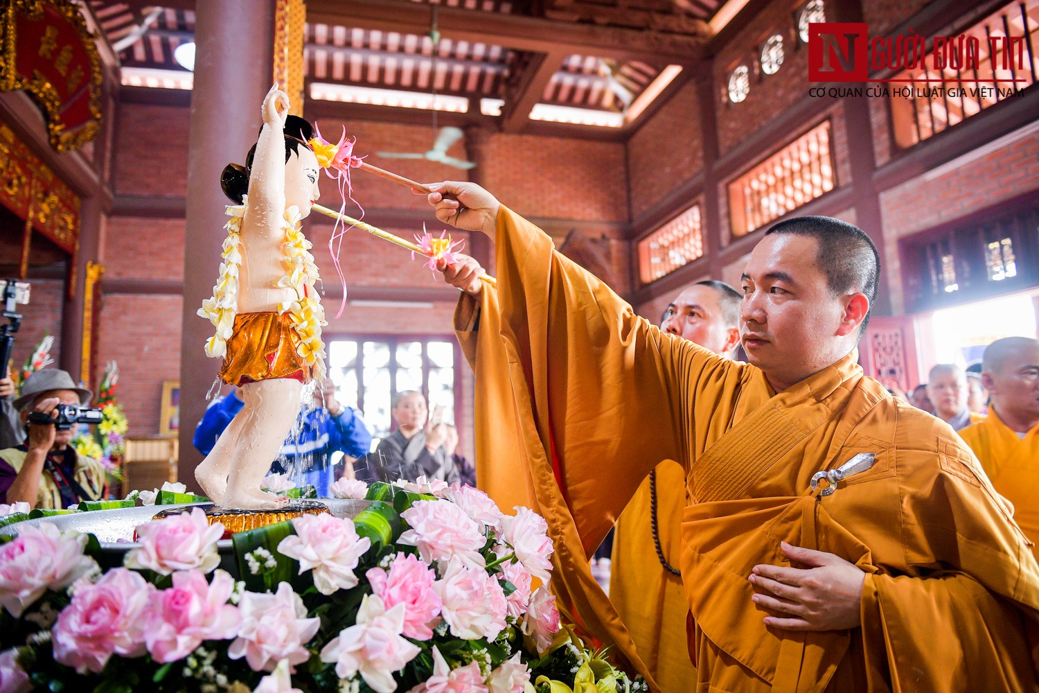 Văn hoá - Hàng trăm xe rước hoa, tắm Phật mừng Đại lễ Phật đản Vesak 2019 (Hình 15).