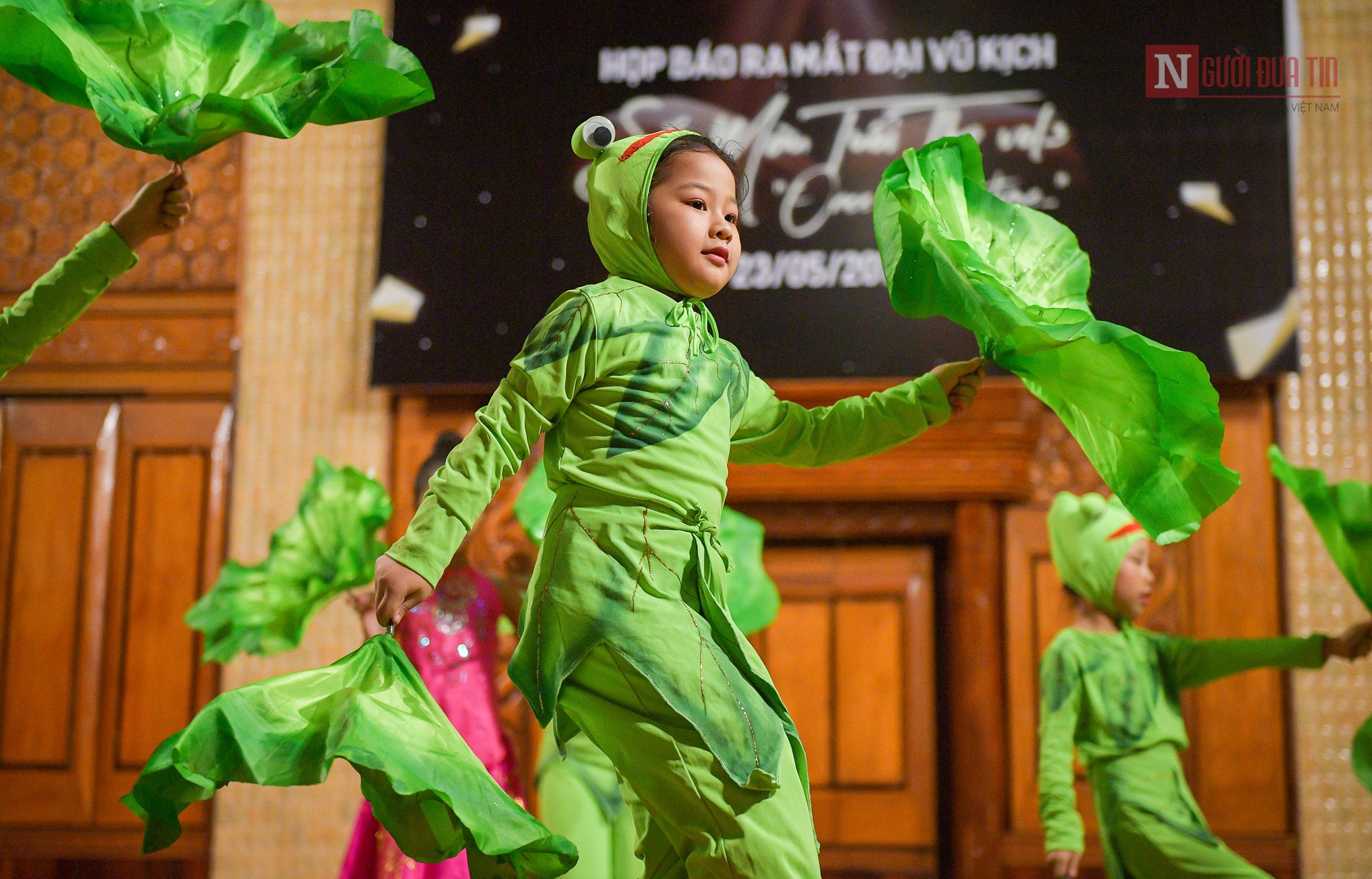 Văn hoá - Gần trăm vũ công nhí đưa chuyện cổ tích ra hiện tại (Hình 3).