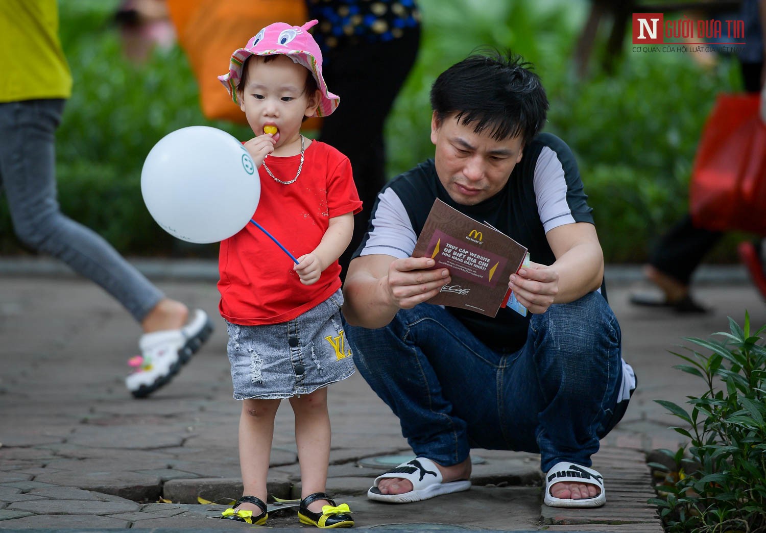 Tin nhanh - “Dù có một chân thôi, ông vẫn sẽ đưa các cháu đi khắp nơi đến cuối cuộc đời” (Hình 9).