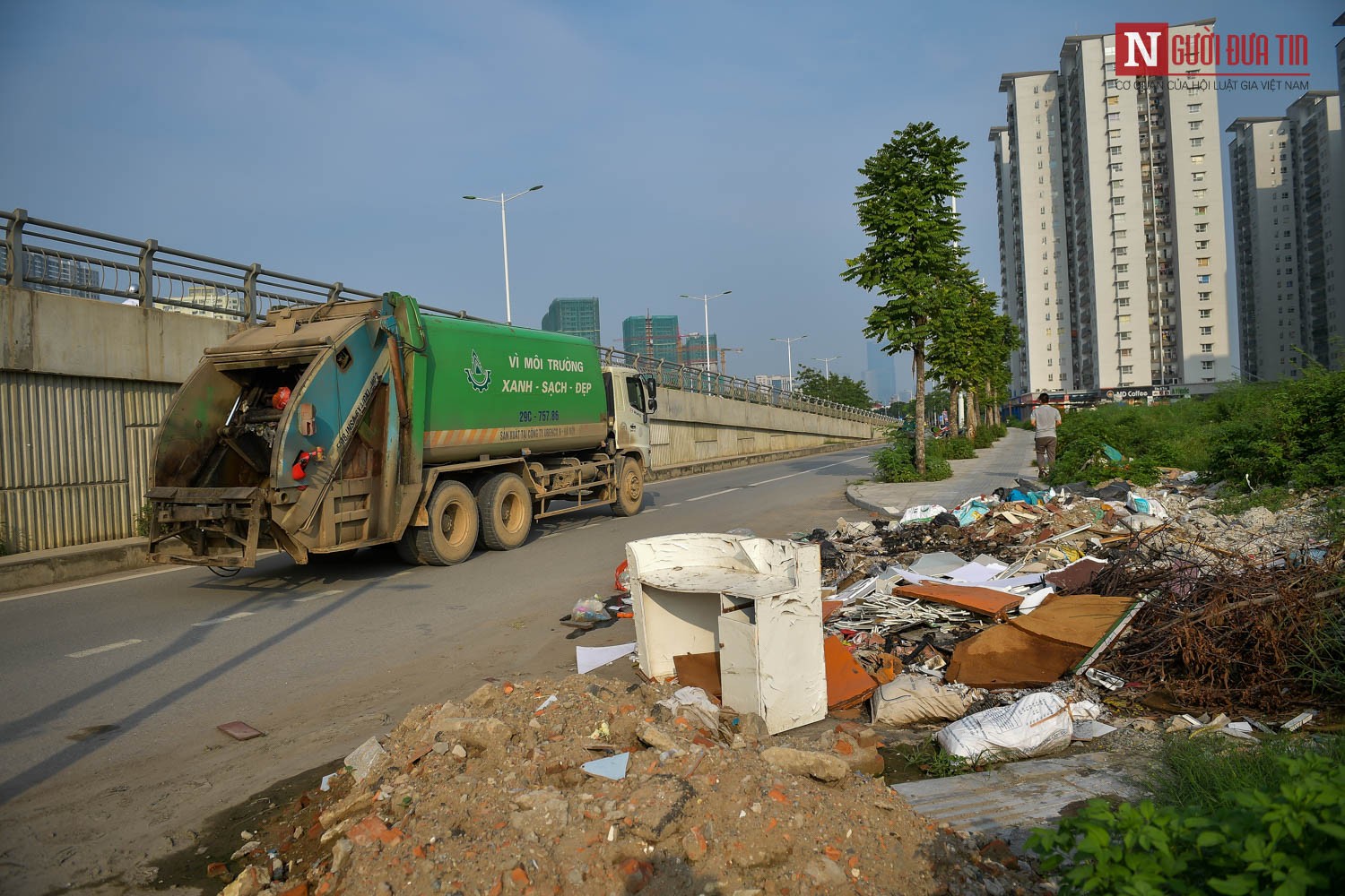 Tin nhanh - Hà Nội: Rác thải bủa vây phố Trịnh Văn Bô, gây mất an toàn giao thông (Hình 6).