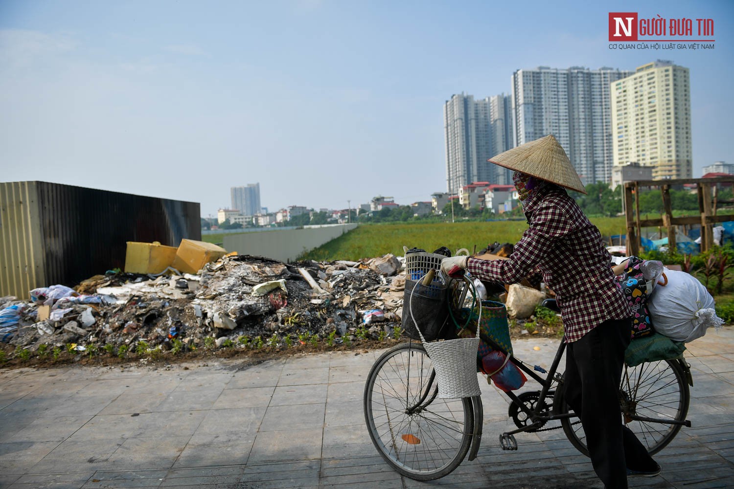 Tin nhanh - Hà Nội: Rác thải bủa vây phố Trịnh Văn Bô, gây mất an toàn giao thông (Hình 9).
