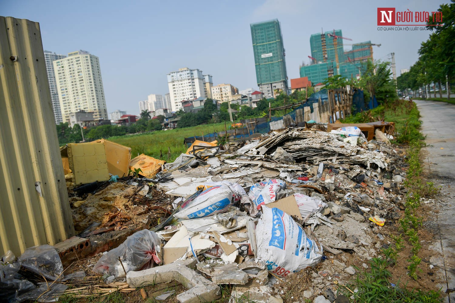 Tin nhanh - Hà Nội: Rác thải bủa vây phố Trịnh Văn Bô, gây mất an toàn giao thông (Hình 10).