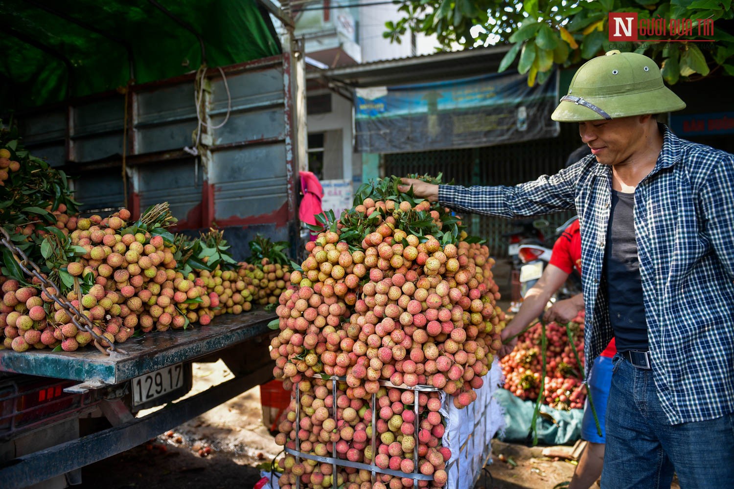 Tin nhanh - Bắc Giang: Đường vải Lục Ngạn tấp nập mùa thu hoạch (Hình 15).