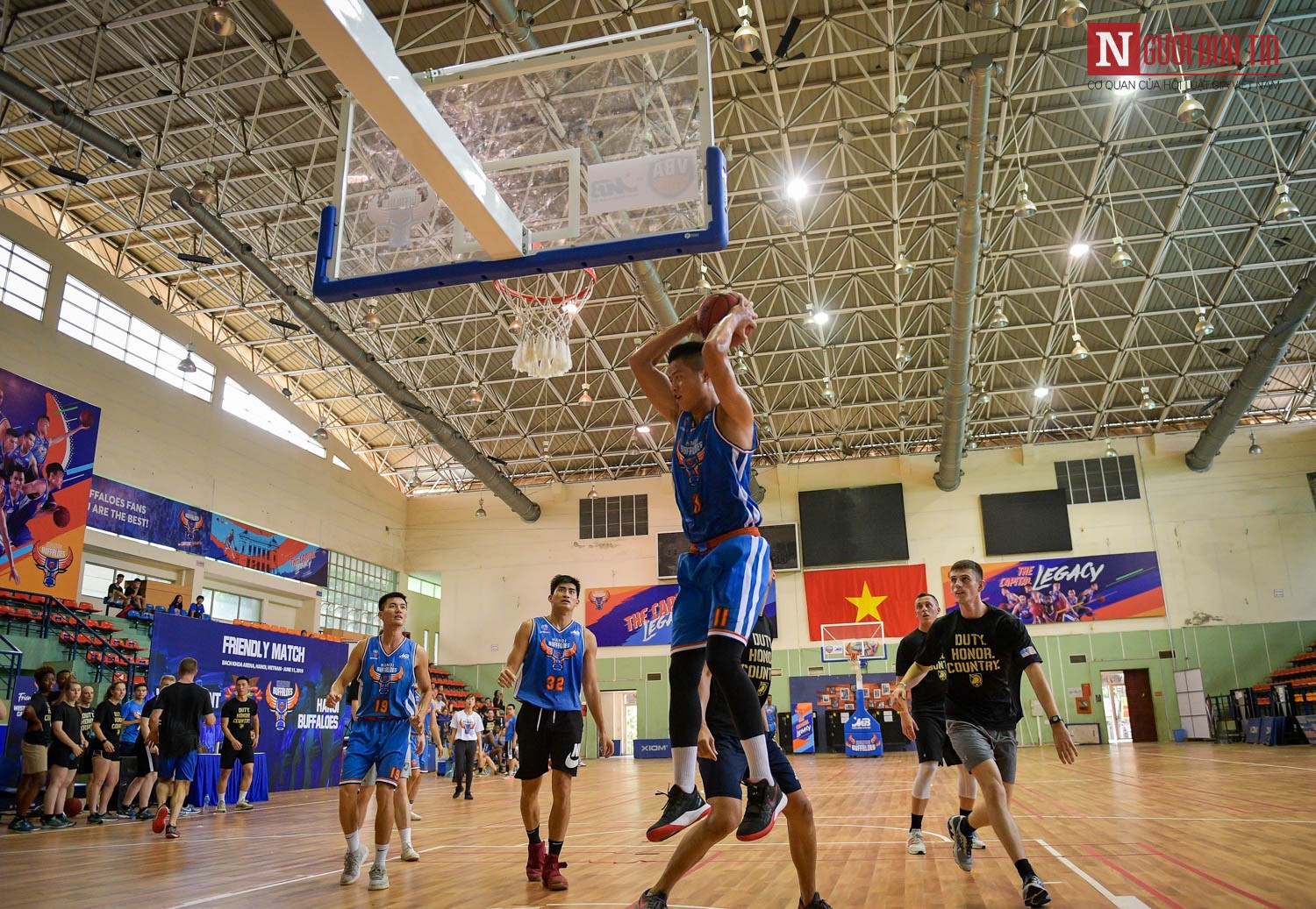 Thể thao - Ha Noi Buffaloes thắng áp đảo đội bóng  trường đào tạo quân sự hàng đầu nước Mỹ trên sân nhà (Hình 6).