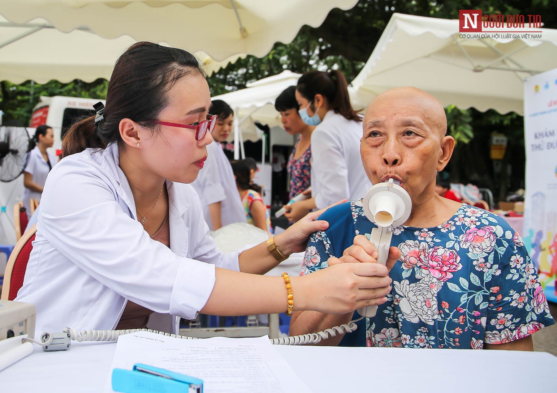 Tin nhanh - Phó Thủ tướng Trương Hòa Bình cùng hàng nghìn người hưởng ứng 'Đi bộ vì sức khỏe' (Hình 10).