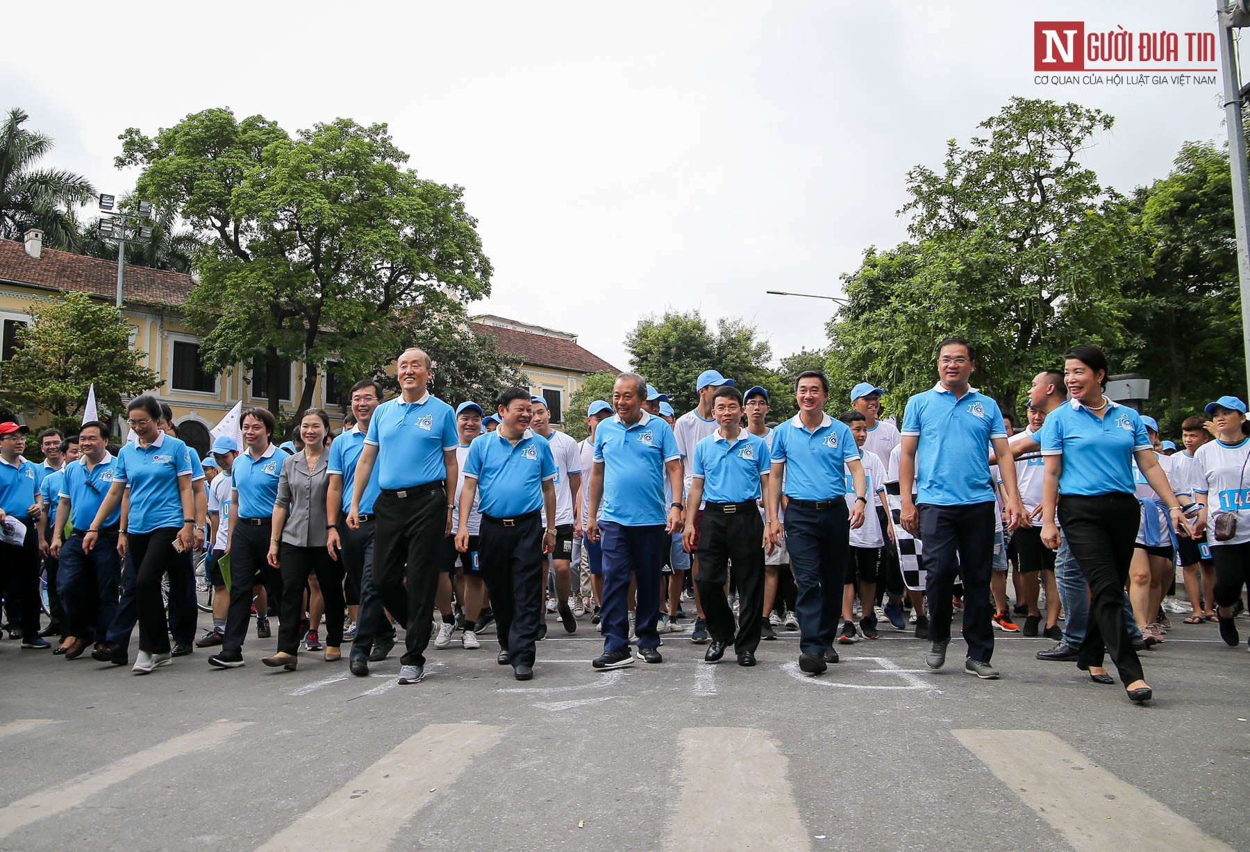 Tin nhanh - Phó Thủ tướng Trương Hòa Bình cùng hàng nghìn người hưởng ứng 'Đi bộ vì sức khỏe'