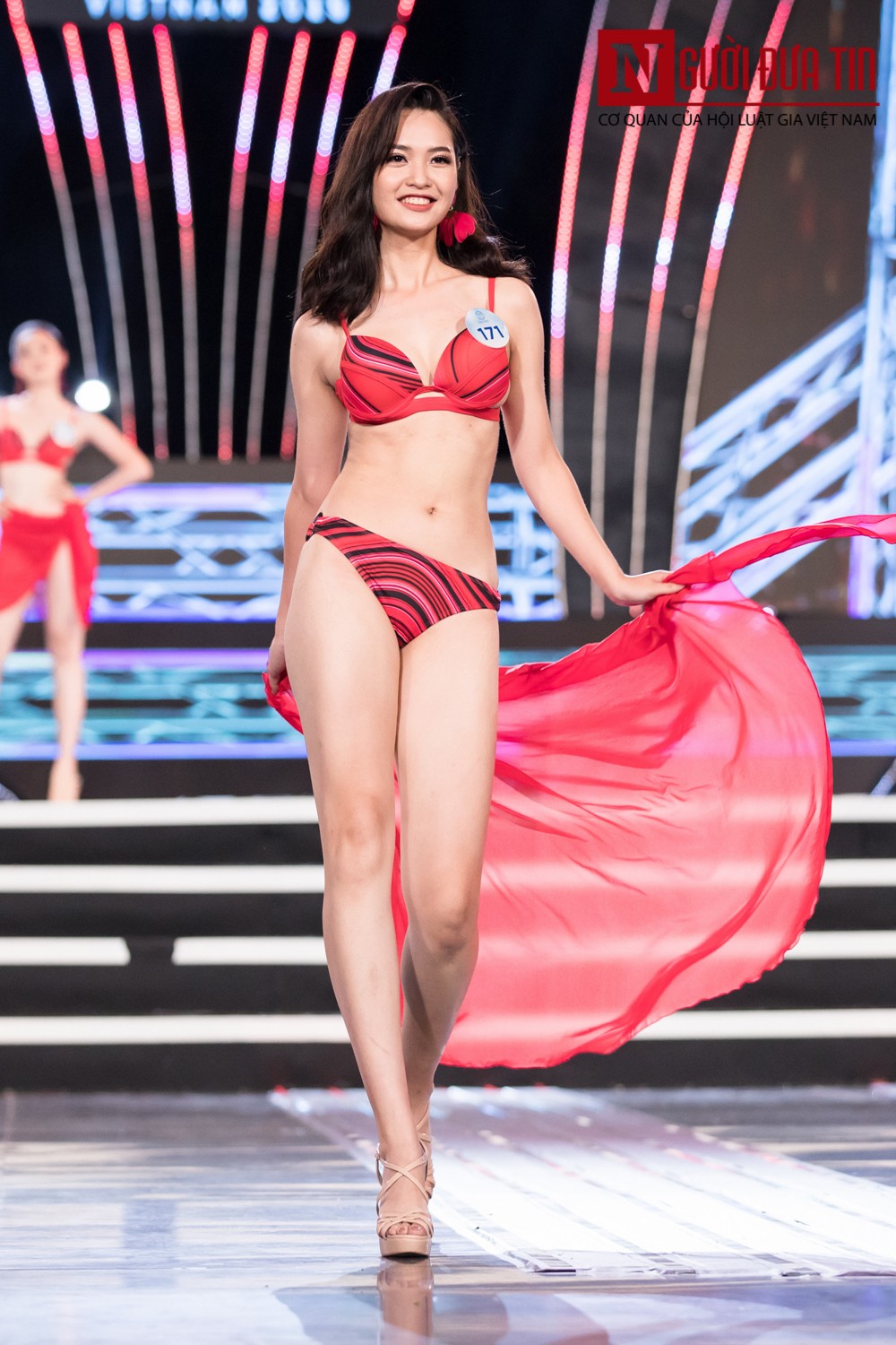 Sự kiện - 'Bỏng mắt' với màn trình diễn bikini của top 34 Miss Word Việt Nam 2019 (Hình 15).