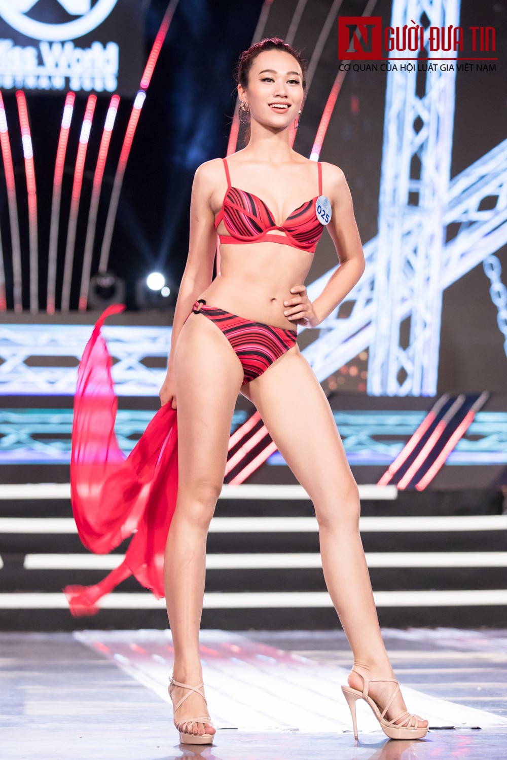 Sự kiện - 'Bỏng mắt' với màn trình diễn bikini của top 34 Miss Word Việt Nam 2019 (Hình 6).
