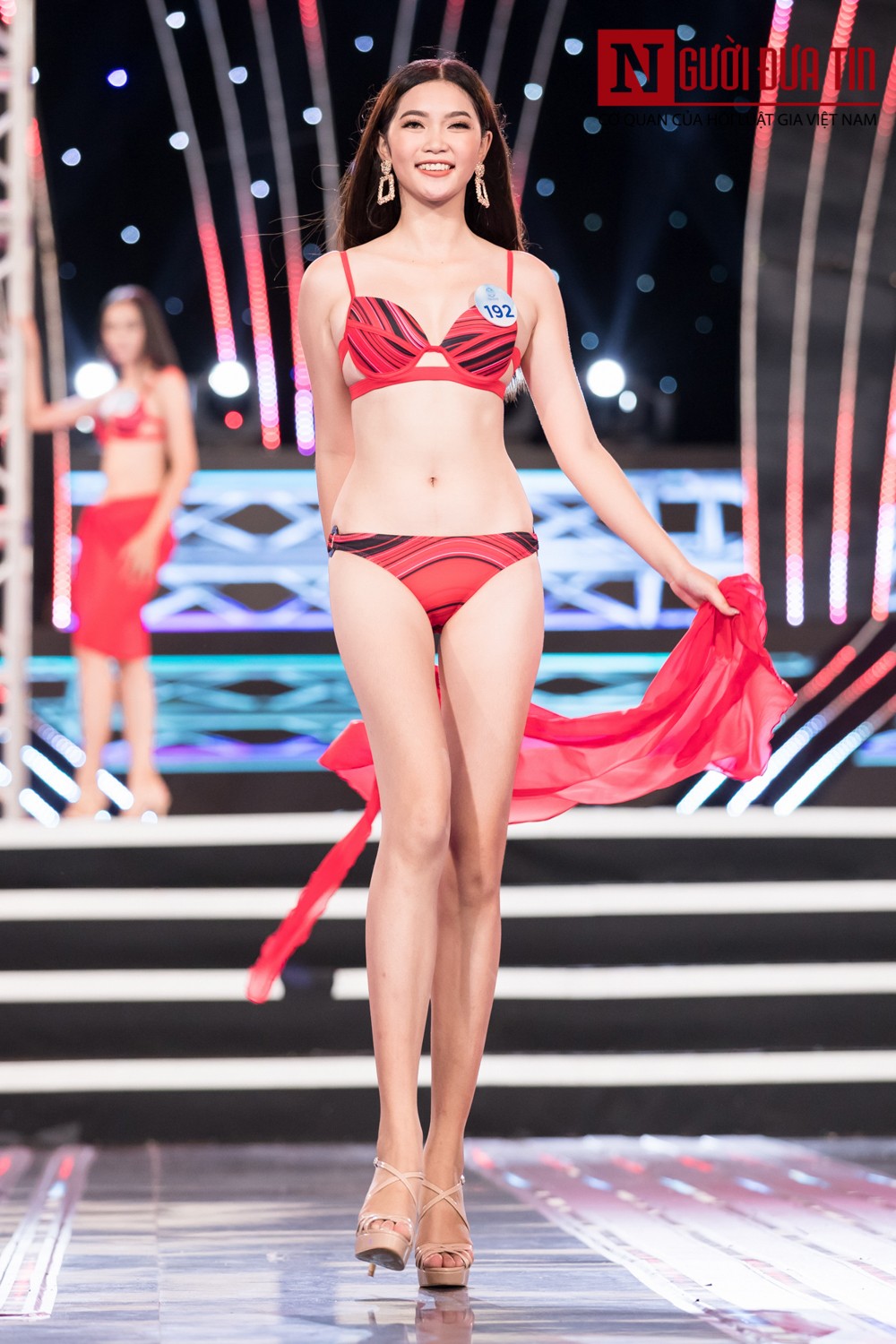 Sự kiện - 'Bỏng mắt' với màn trình diễn bikini của top 34 Miss Word Việt Nam 2019 (Hình 7).