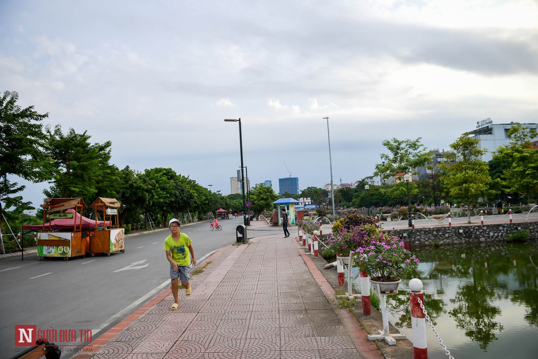 Tin nhanh - Phố đi bộ Trịnh Công Sơn có dành cho người đi bộ? (Hình 11).