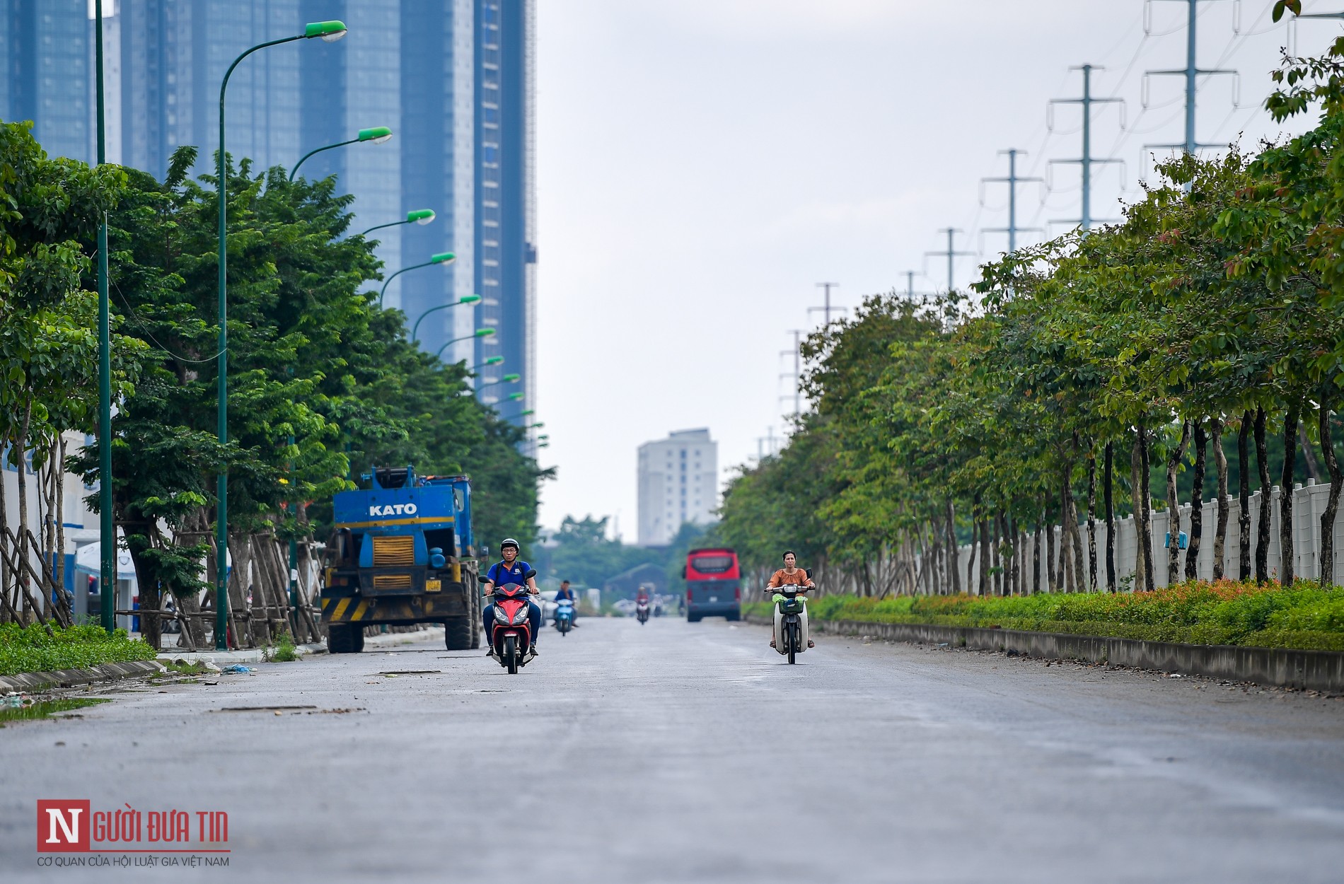 Đầu tư - Ngổn ngang rác thải, vật liệu trên tuyến đường nối hai vành đai sau 5 năm dang dở (Hình 3).