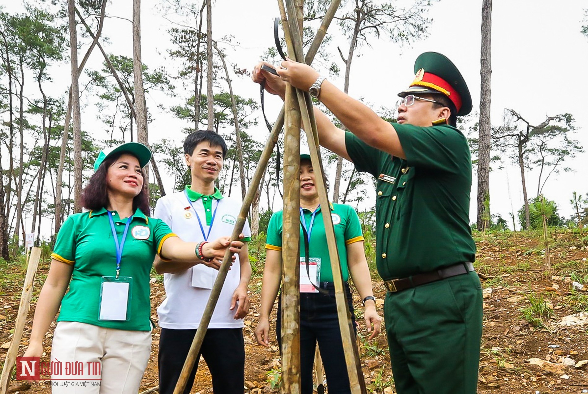 Chính sách - 300 đại biểu trồng cây xanh tưởng nhớ Bác tại Khu di tích K9 (Hình 3).