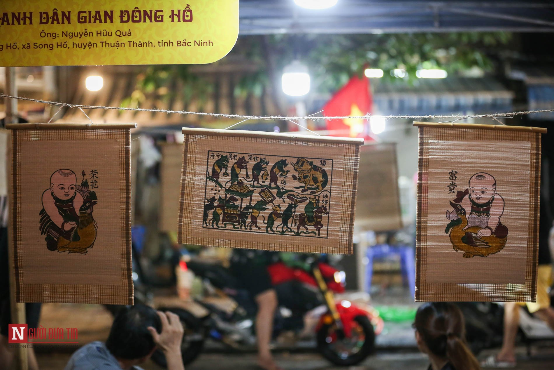 Văn hoá - Hàng ngàn người đổ về “check in” cung đường kỳ ảo tại phố bích hoạ Hà Nội (Hình 12).